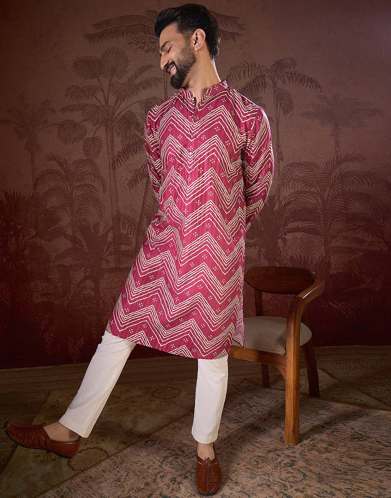 Men magenta silk blend chevron printed straight kurta with trouser