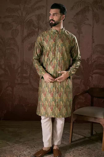 Men green silk blend floral printed straight kurta with trouser