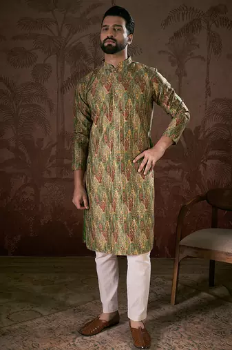 Men green silk blend floral printed straight kurta with trouser