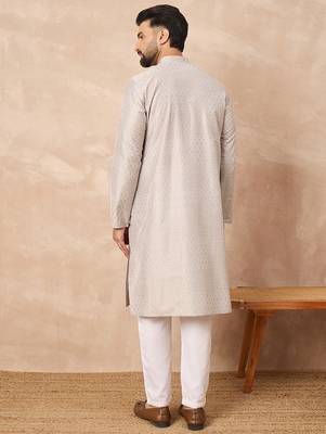 Men grey silk geometric printed straight kurta 4