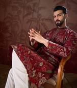 Men maroon silk blend floral printed straight kurta with trouser