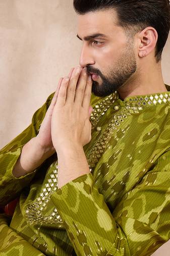 Men green viscose rayon chevron printed straight kurta with trouser
