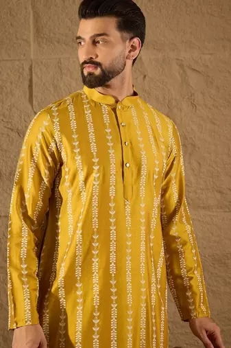 Men yellow viscose rayon ethnic motifs printed straight kurta