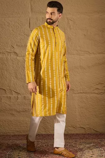 Men yellow viscose rayon ethnic motifs printed straight kurta