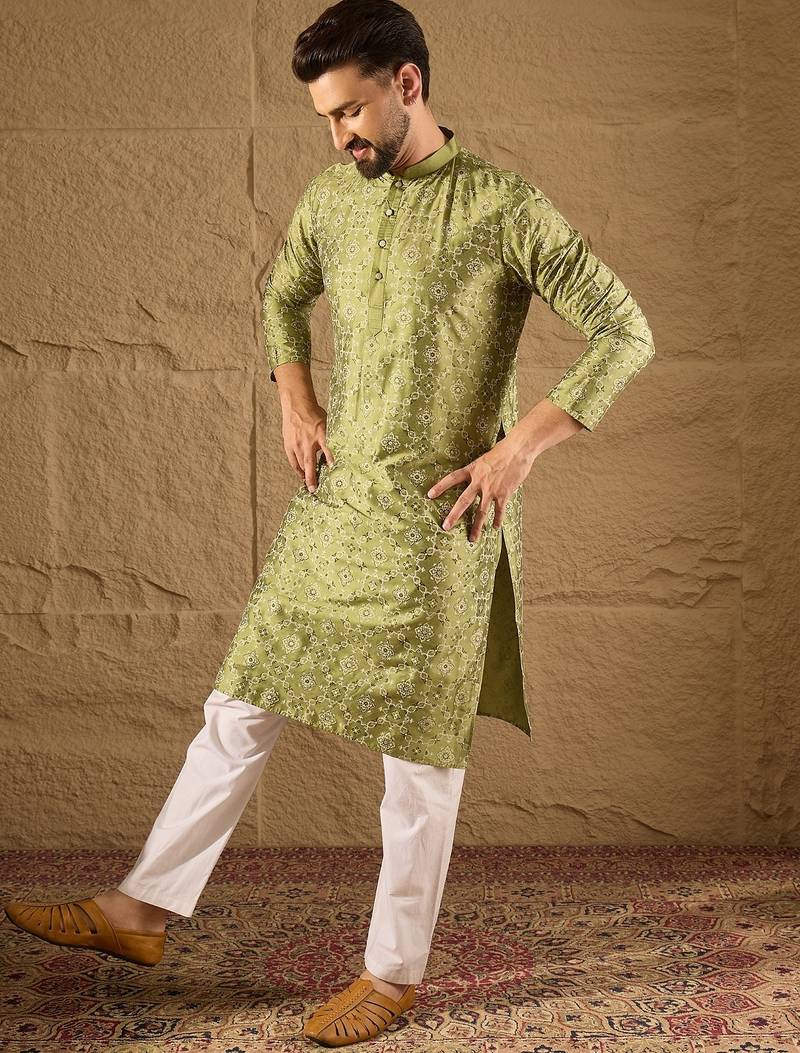 Men green silk geometric printed straight kurta