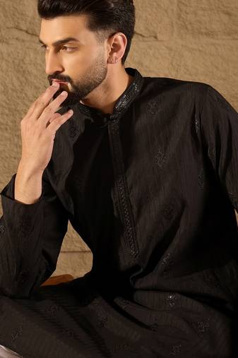 Men black viscose rayon solid embroidered straight kurta