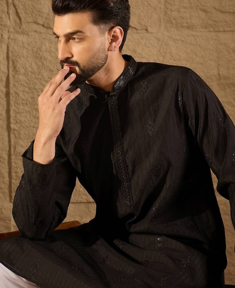 Men black viscose rayon solid embroidered straight kurta