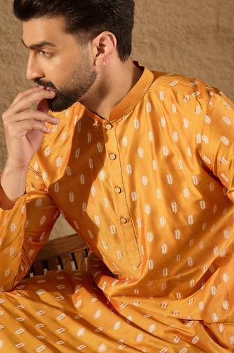 Men yellow silk blend ikat printed straight kurta