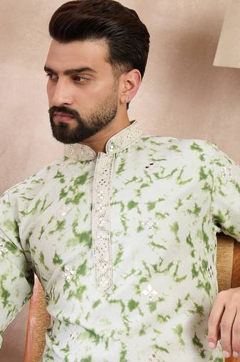 Men green silk blend solid embroidered straight kurta with trouser