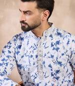 Men blue silk blend solid embroidered straight kurta with trouser