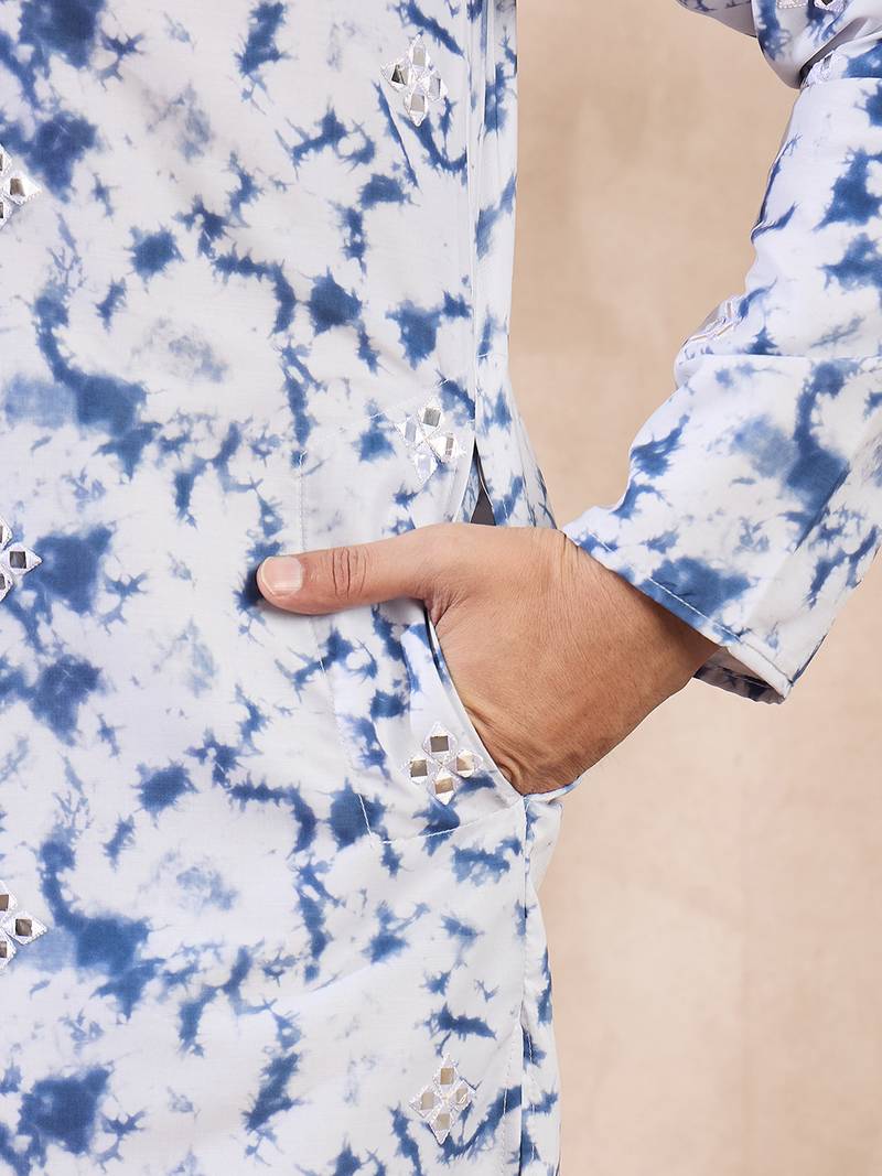 Men blue silk blend solid embroidered straight kurta with trouser