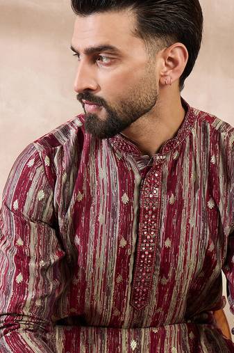 Men maroon silk blend abstract printed straight kurta with trouser