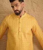 Men yellow silk blend geometric embroidered straight kurta