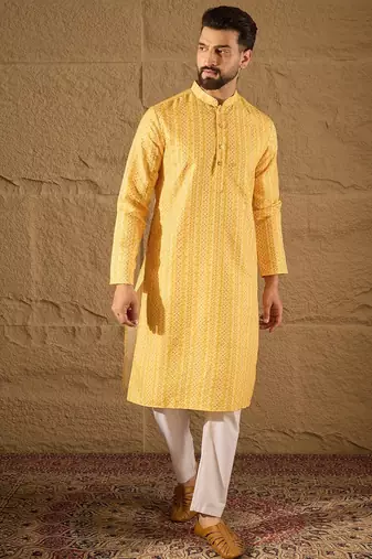 Men yellow silk blend geometric embroidered straight kurta