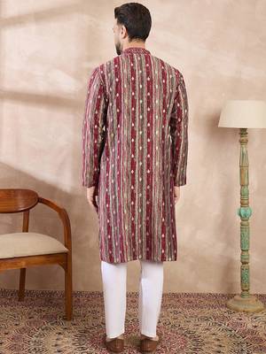 Men maroon silk blend abstract printed straight kurta with trouser 4