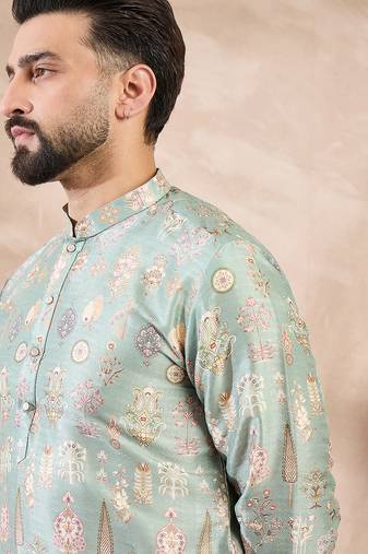 Men green silk blend floral printed straight kurta with trouser