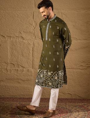 Men olive vertican solid embroidered straight kurta 3