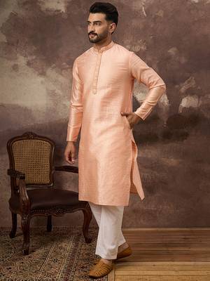 Men peach silk blend solid woven design straight kurta 3