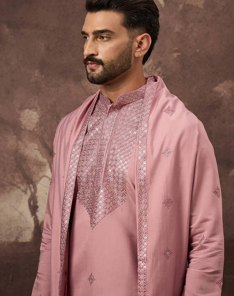 Men pink silk blend embroidered straight kurta trouser with dupatta