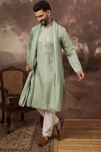 Men green silk blend embroidered straight kurta trouser with dupatta