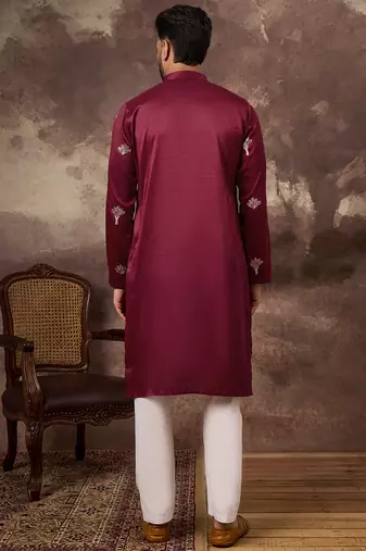 Men maroon silk blend solid embroidered straight kurta