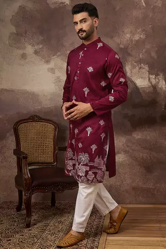 Men maroon silk blend solid embroidered straight kurta