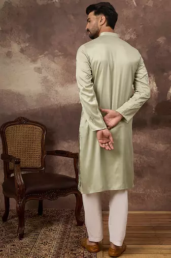 Men green silk blend solid embroidered straight kurta