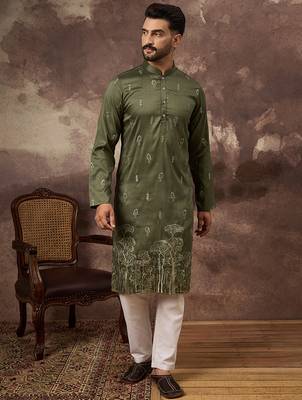 Men green silk blend solid embroidered straight kurta 2
