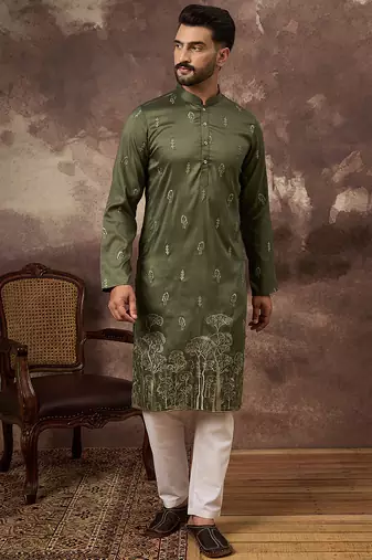 Men green silk blend solid embroidered straight kurta