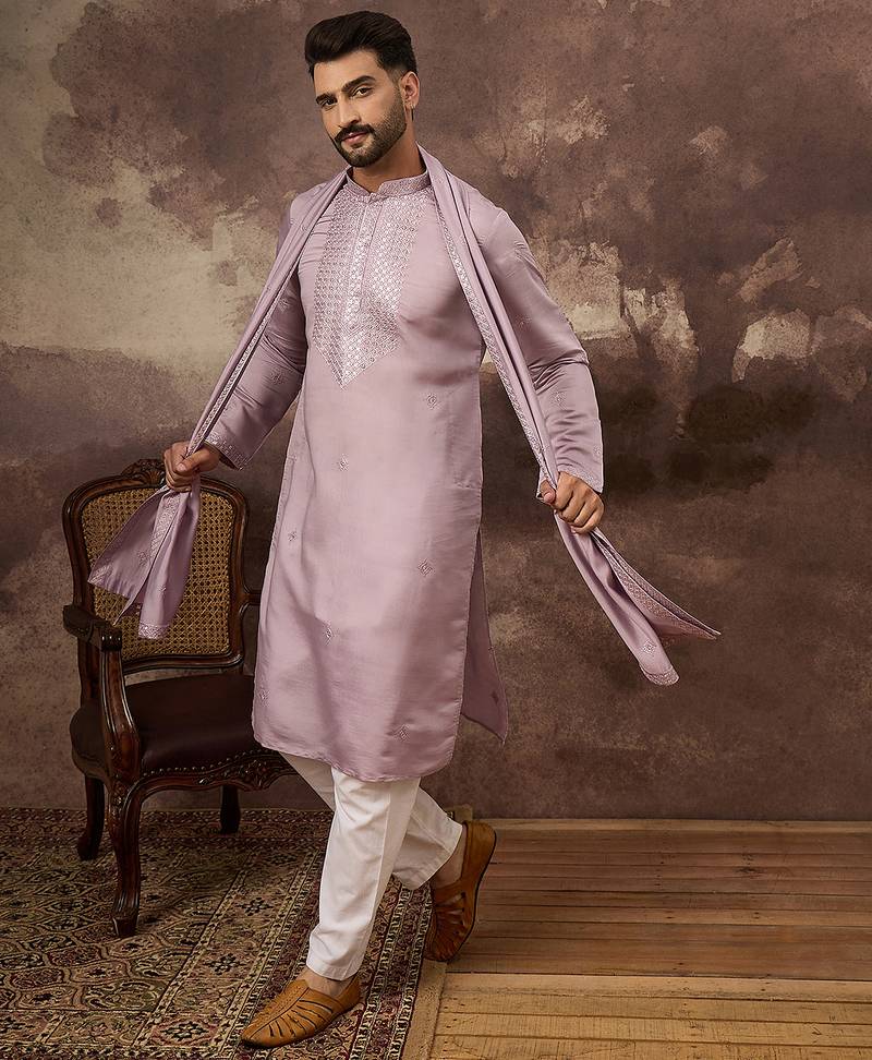 Men lavender silk blend solid embroidered straight kurta with dupatta