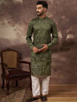 Men green silk blend solid embroidered straight kurta 5