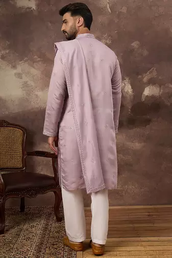 Men lavender silk blend solid embroidered straight kurta with dupatta