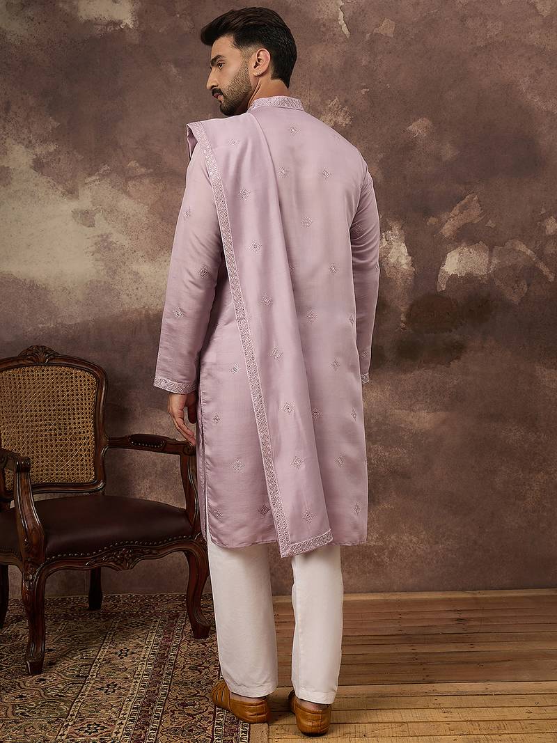 Men lavender silk blend solid embroidered straight kurta with dupatta