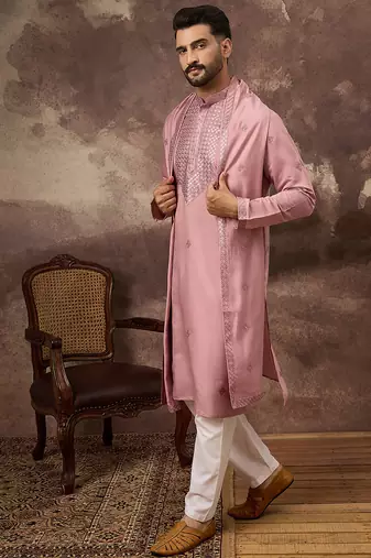 Men pink silk blend solid embroidered straight kurta with dupatta