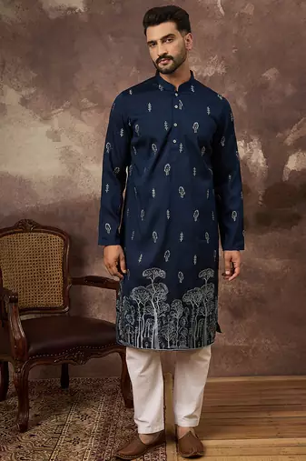 Men navy blue silk blend solid embroidered straight kurta