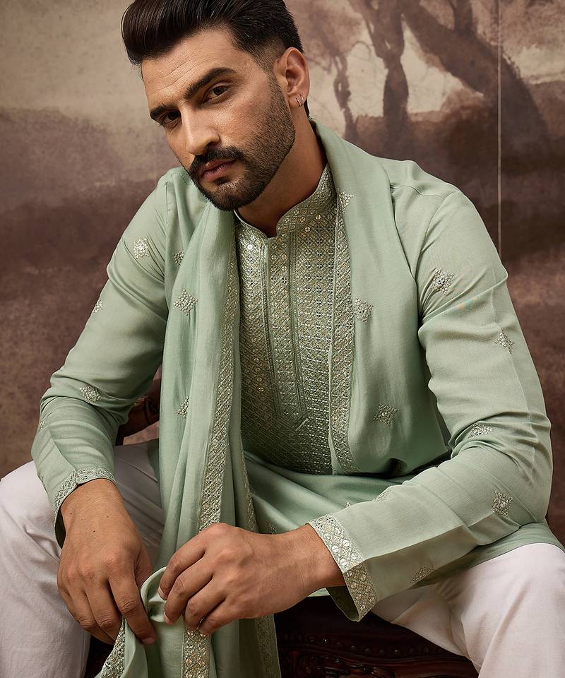Men green silk blend solid embroidered straight kurta with dupatta