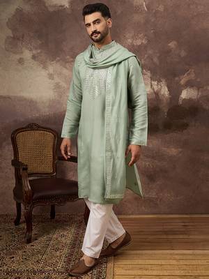 Men green silk blend solid embroidered straight kurta with dupatta 5