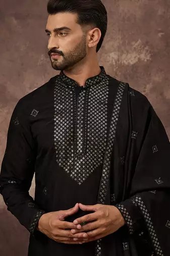 Men black silk blend solid embroidered straight kurta with dupatta