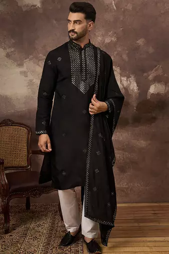 Men black silk blend solid embroidered straight kurta with dupatta