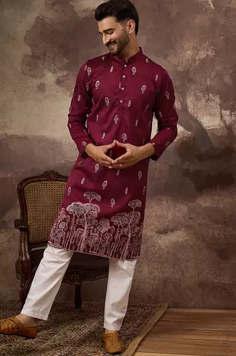 Men maroon silk blend solid embroidered straight kurta
