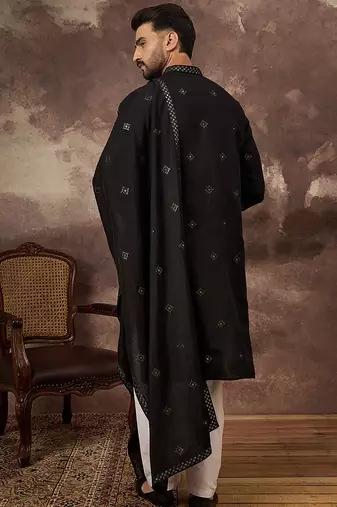 Men black silk blend solid embroidered straight kurta with dupatta