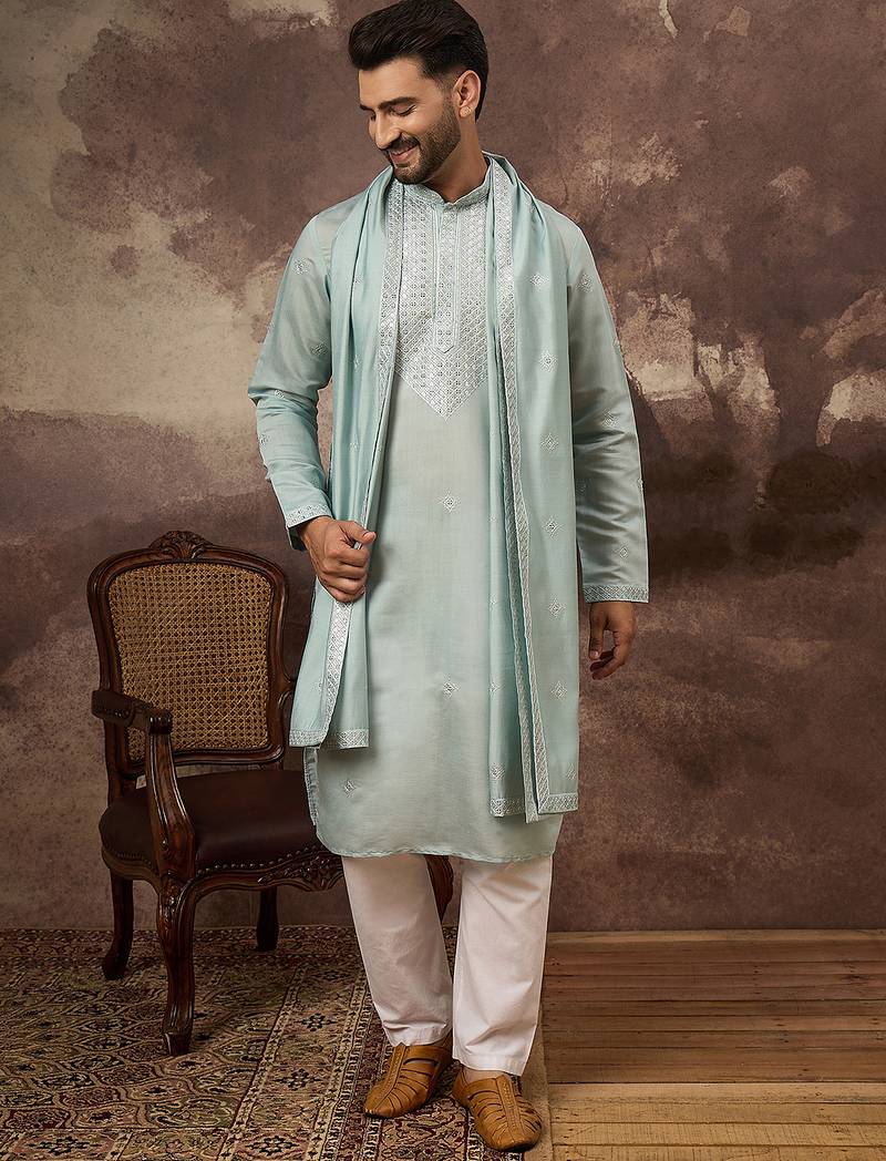 Men blue silk blend solid embroidered straight kurta with dupatta