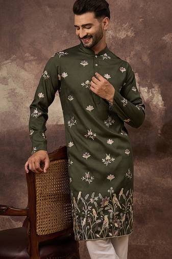 Men green silk blend solid embroidered straight kurta