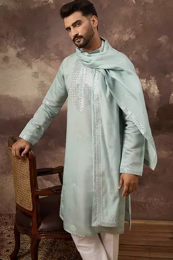 Men blue silk blend solid embroidered straight kurta with dupatta