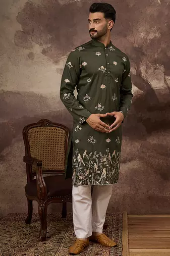 Men green silk blend solid embroidered straight kurta