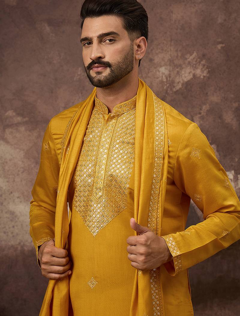 Men yellow silk blend solid embroidered straight kurta with dupatta