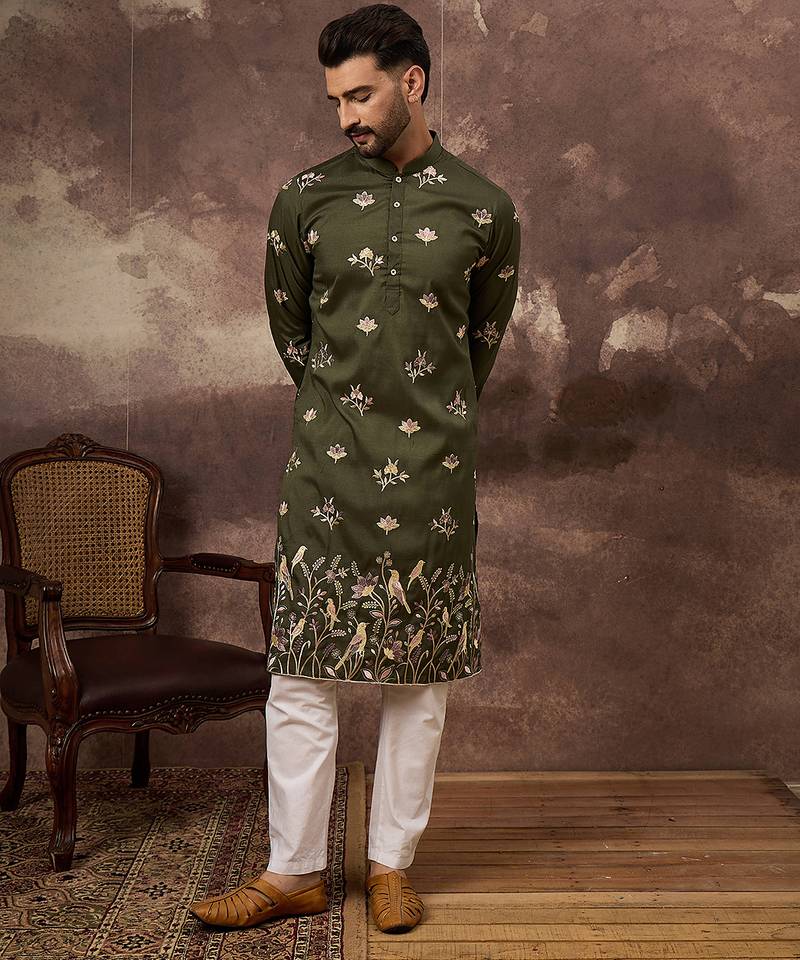 Men green silk blend solid embroidered straight kurta
