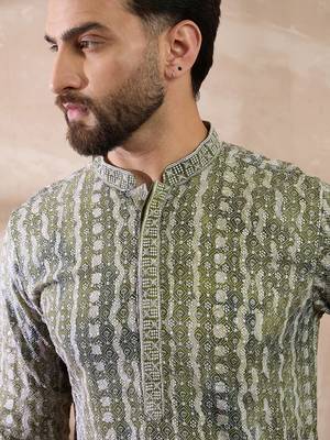 Men green silk blend printed mandarin collar straight kurta 2