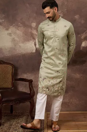 Men green silk blend solid embroidered straight kurta