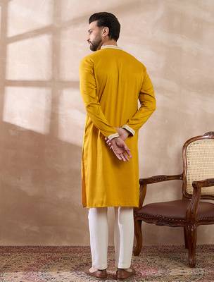 Men yellow silk blend embroidered mandarin collar straight kurta 4